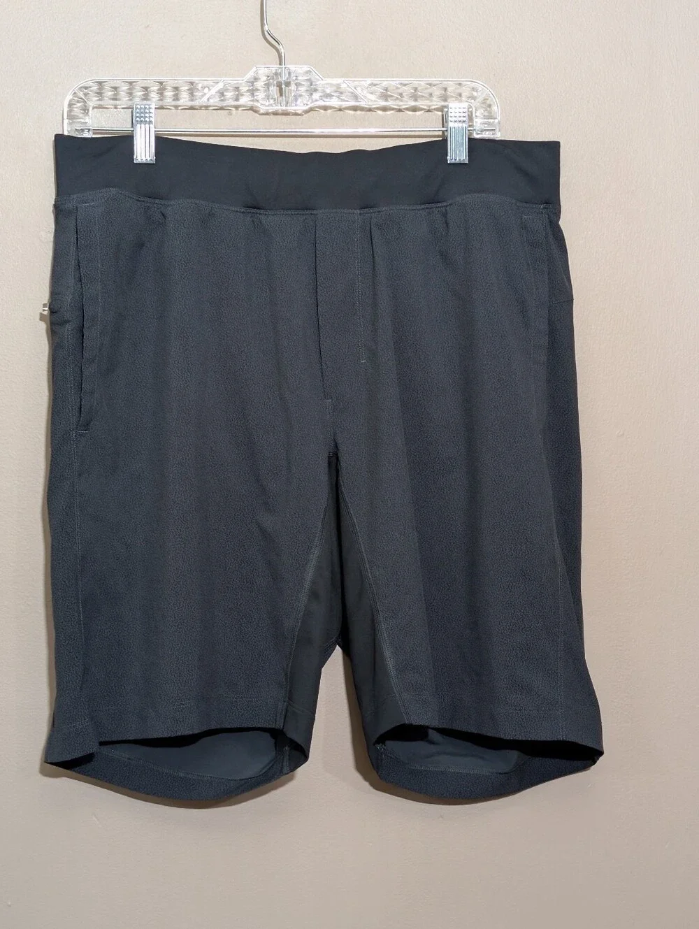 Lululemon Men’s Zeroed In Linerless Shorts, Small Pattern Sz XL